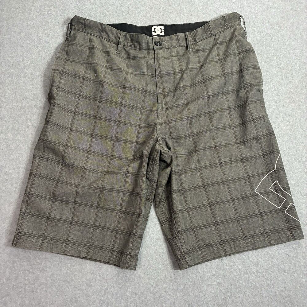 DC Shoes Men’s Gray Plaid Skate Shorts 34 Logo Graphic Flat Front Y2K